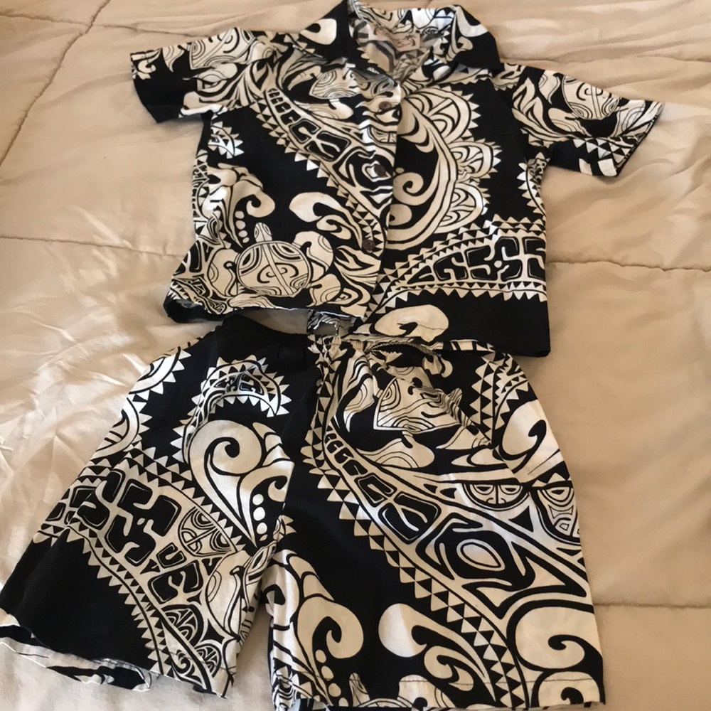 Super cute Kids Hawaiian outfit